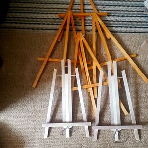 6 small easels for signs